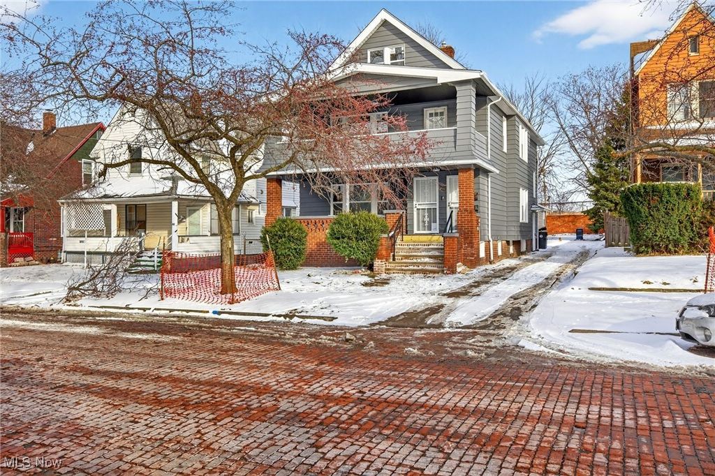 Photo of 833 E 156th Street, Cleveland, OH 44110 (MLS # 5177751)