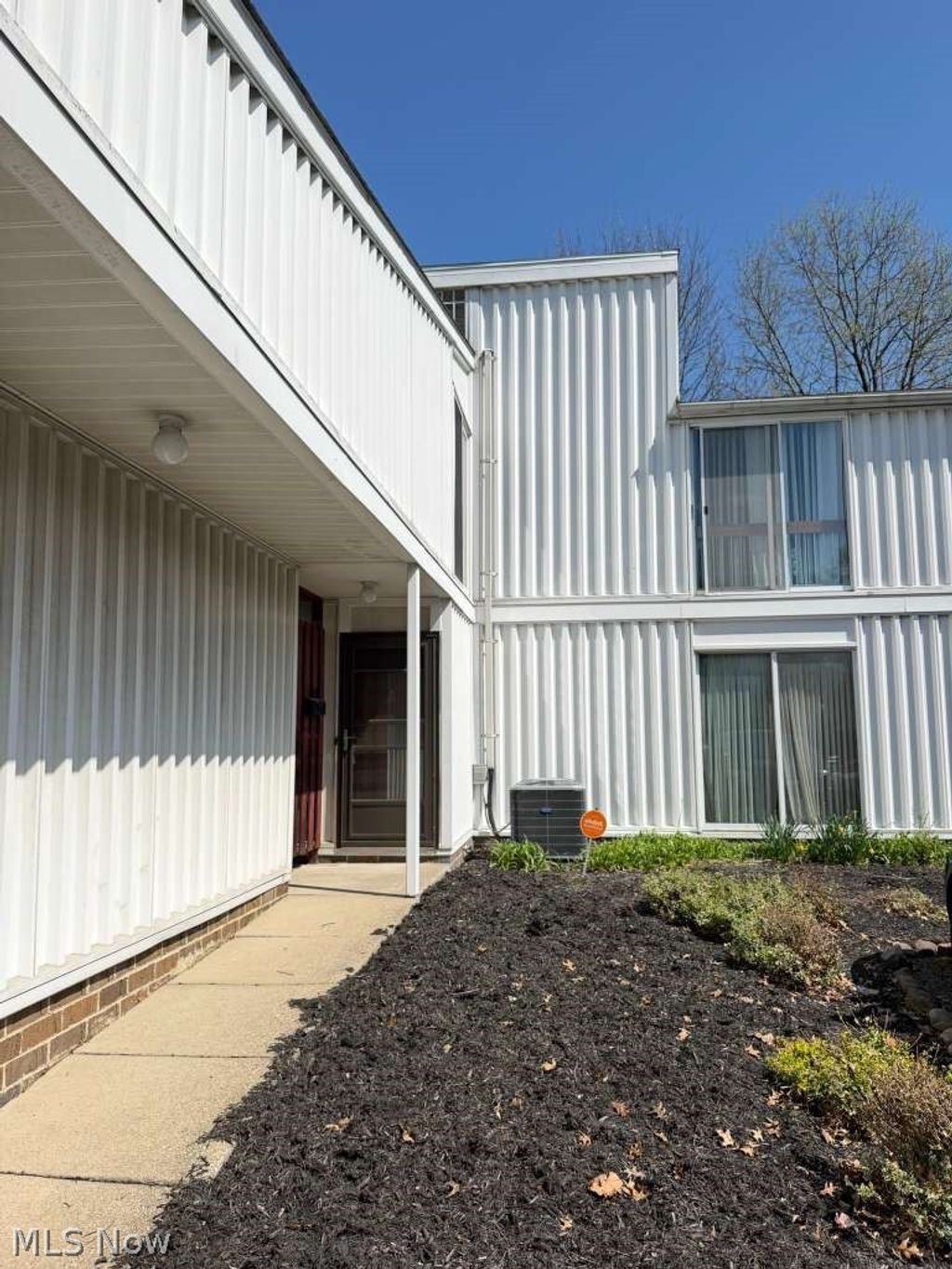 Photo of 25 Sutton Place, Shaker Heights, OH 44120 (MLS # 5201712)