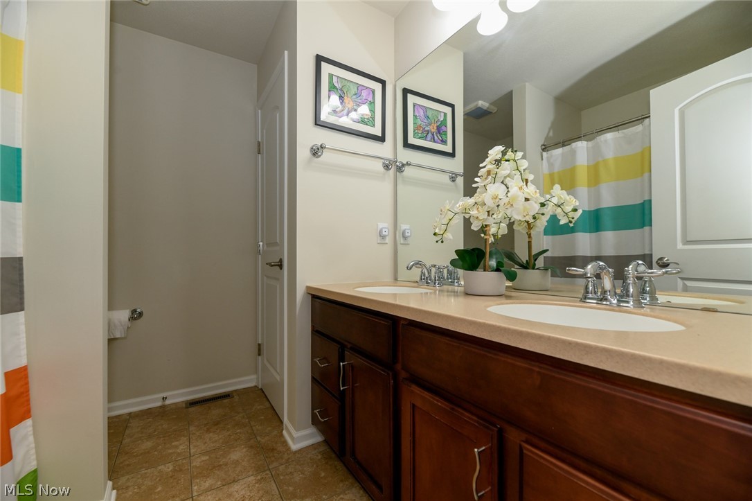 Hawthorn Ph 04 - Residential