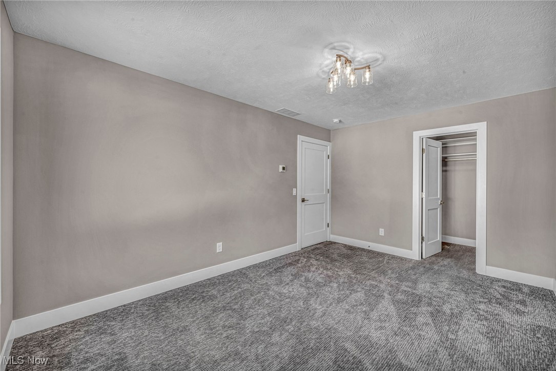 Hunting Vly Farms - Residential