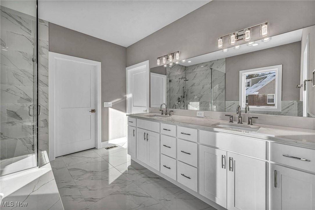 Hunting Vly Farms - Residential