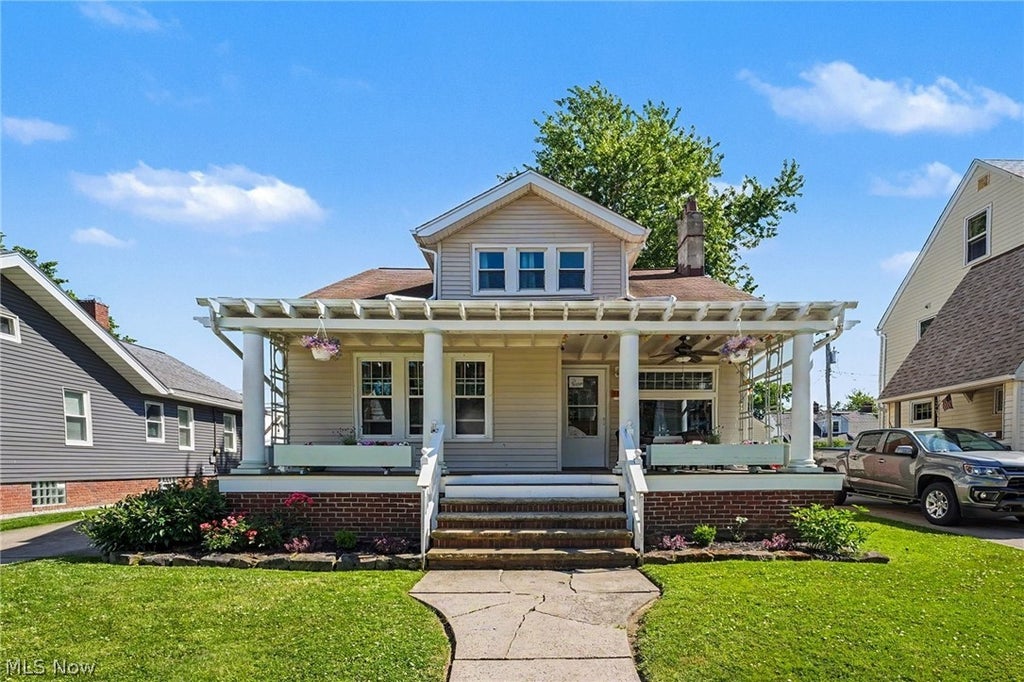 Photo of 16901 Melgrave Avenue, Cleveland, OH 44135 (MLS # 5221705)