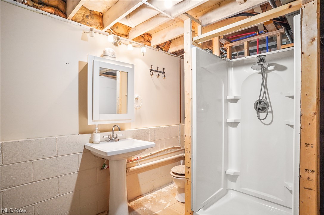 Country Lane Manor - Residential