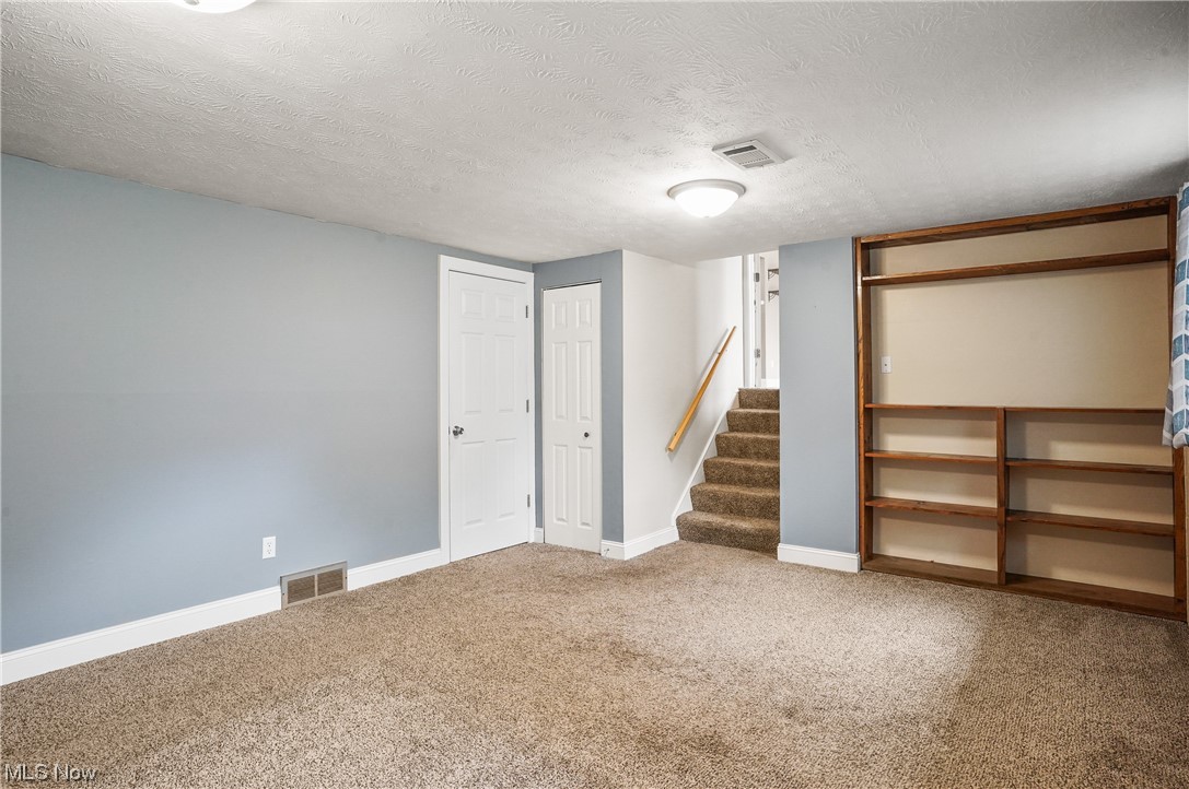 Country Lane Manor - Residential