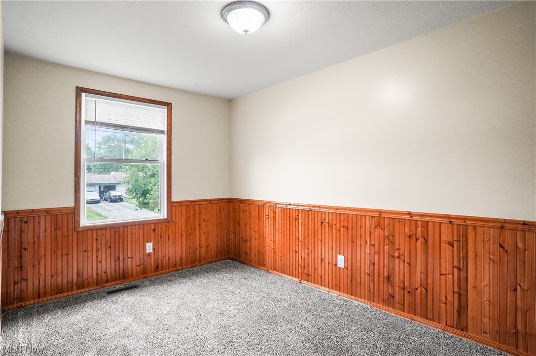 Country Lane Manor - Residential