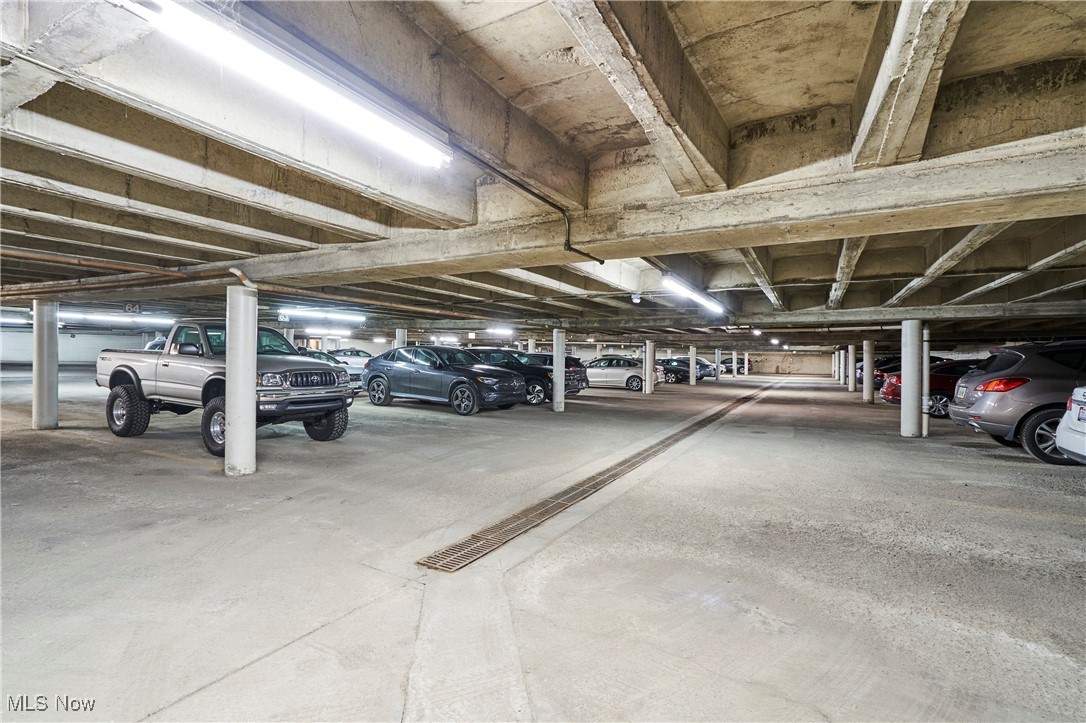 Garage Sp #71 - Residential