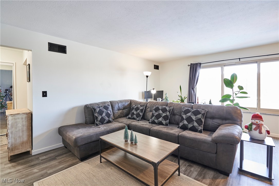 Garage Sp #71 - Residential