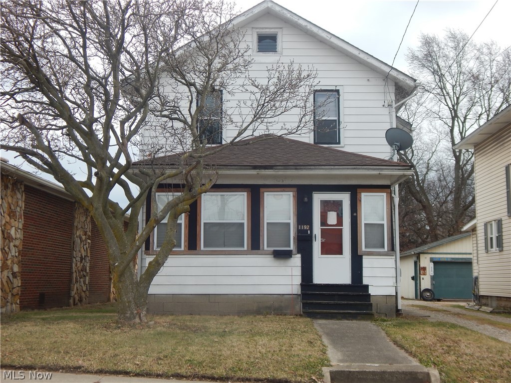 Nice size rooms. Large eat in kitchen, formal dinning room, Full size living room,
Enclosed front porch, full basement. Freshly painted Interior.
Needs little TLC.