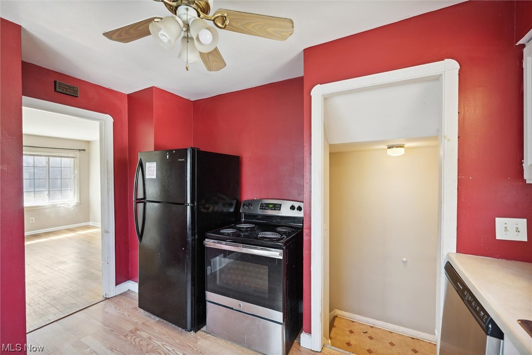 Van Deboe Hagar - Residential Lease