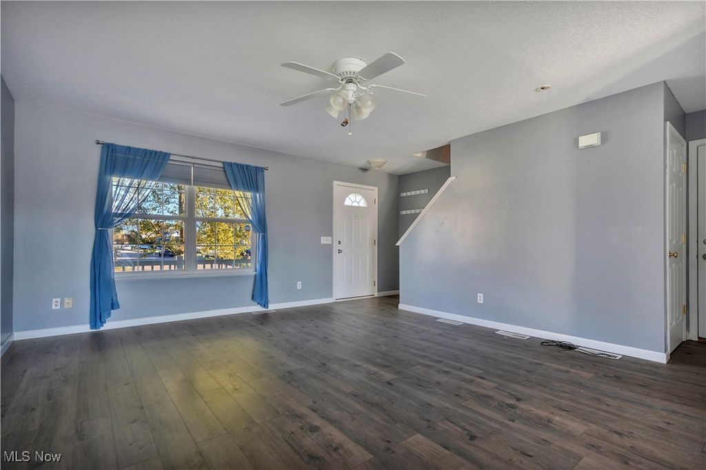 Photo of 837 Griffith Avenue SW, Massillon, OH 44647 (MLS # 5166838)