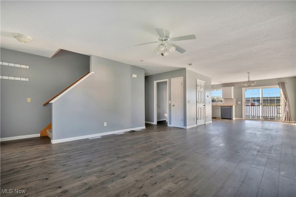 Photo of 837 Griffith Avenue SW, Massillon, OH 44647 (MLS # 5166838)