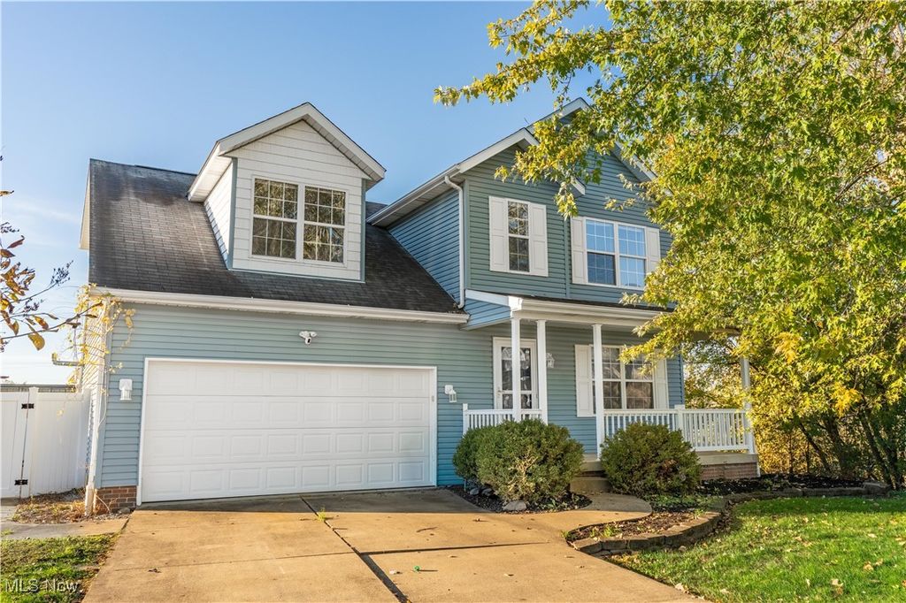 Photo of 837 Griffith Avenue SW, Massillon, OH 44647 (MLS # 5166838)