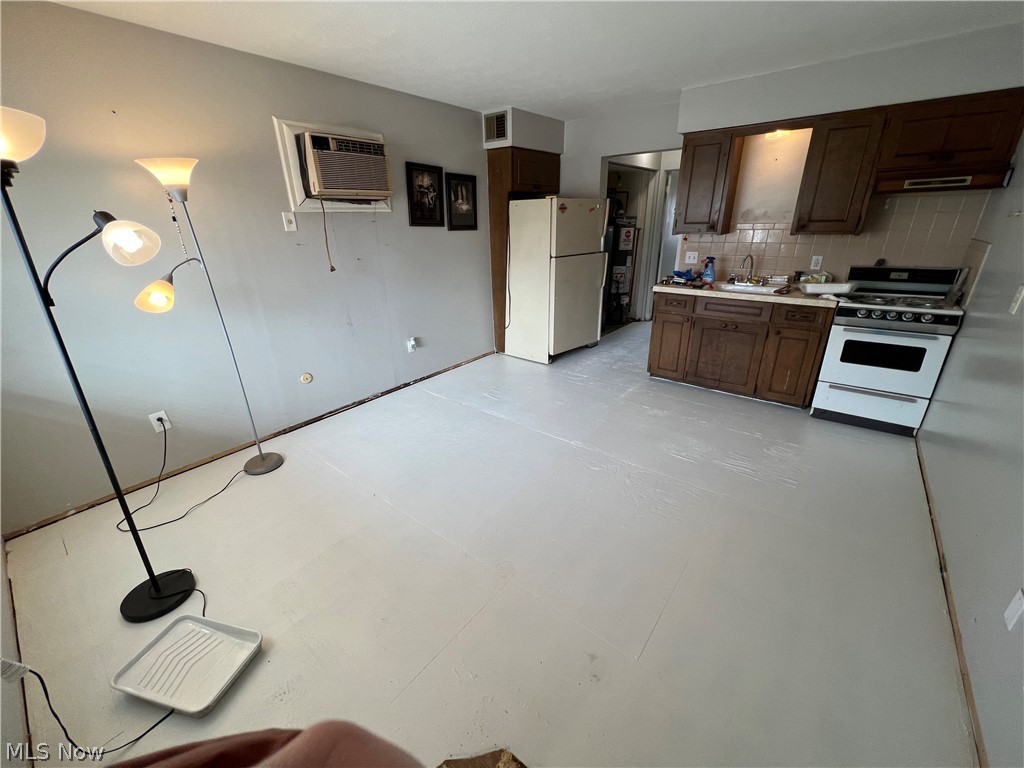 East Akron Terrace - Residential Income