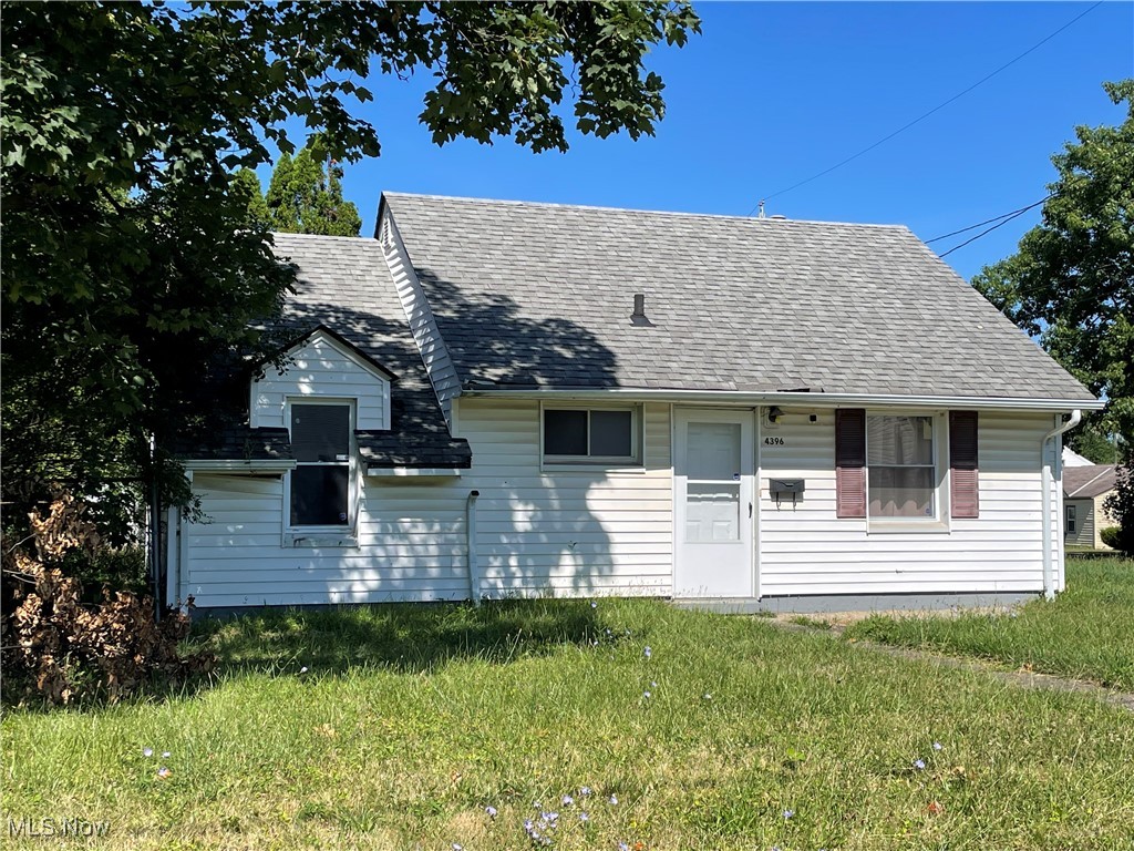 Investors check out this SF ranch rented for $979 per month. Great location. Professionally managed. Sold as is. Showings only with accepted offer. Buyers contact your own Realtor to make inquiries, view property and make a formal offer. No assignments, wholesaling, seller finance or subject to offers. No text, phone or emailil offers from nonagents. Listing agent has no knowledge of property conditions and makes no representations of condition.