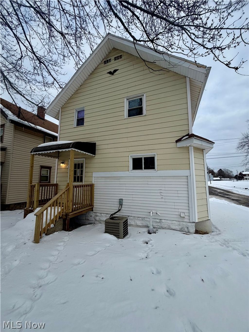 Photo of 1721 SW Hammond Avenue, Canton, OH 44706 (MLS # 5185959)