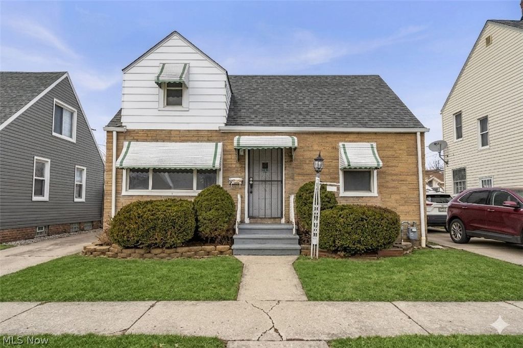 Photo of 22501 Arms Avenue, Euclid, OH 44123 (MLS # 5211435)