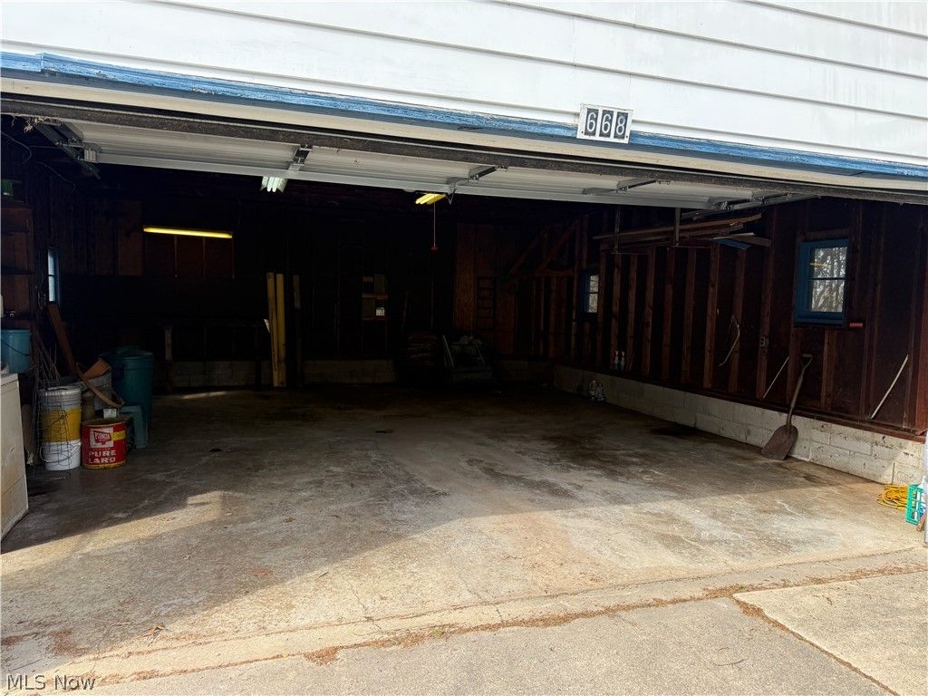 Photo of 668 Springview Road, East Liverpool, OH 43920 (MLS # 5197526)