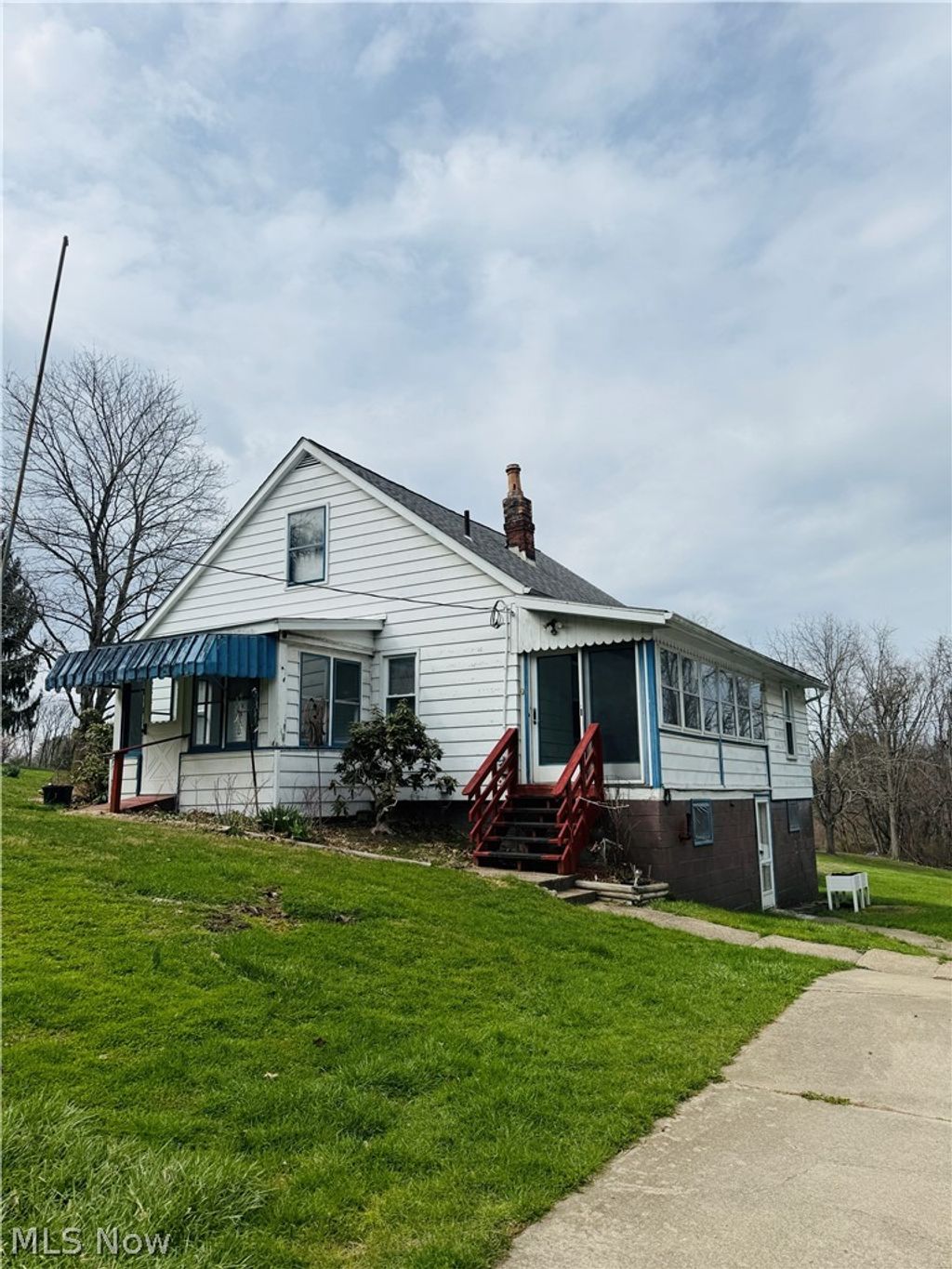 Photo of 668 Springview Road, East Liverpool, OH 43920 (MLS # 5197526)
