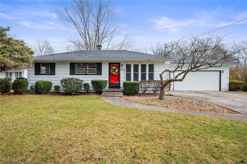 Photo of 1273 Cherry Lane, Brunswick, OH 44212 (MLS # 5175165)