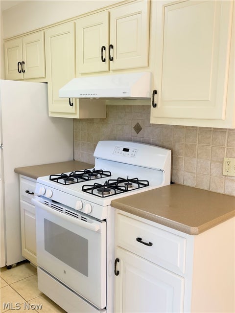 Tiny photo for 157 Drury Lane, Mayfield Heights, OH 44124 (MLS # 5256747)