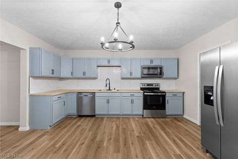 Tiny photo for 412 Concord Street, Martins Ferry, OH 43935 (MLS # 5203373)