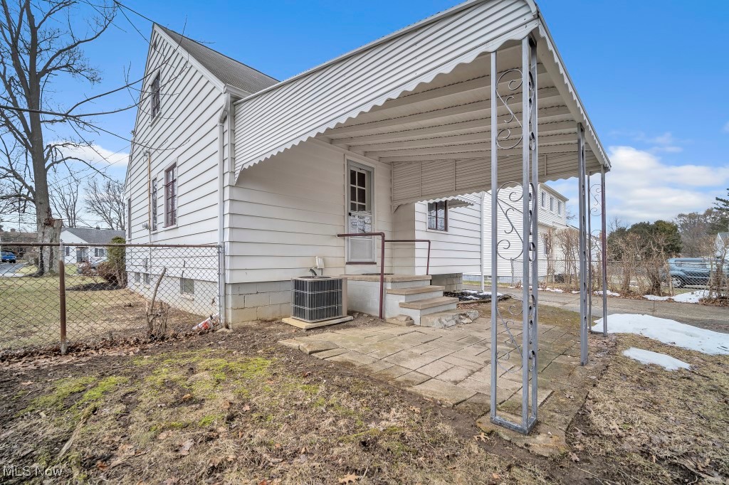 5125 Lucydale Avenue, North Olmsted, Ohio image 6