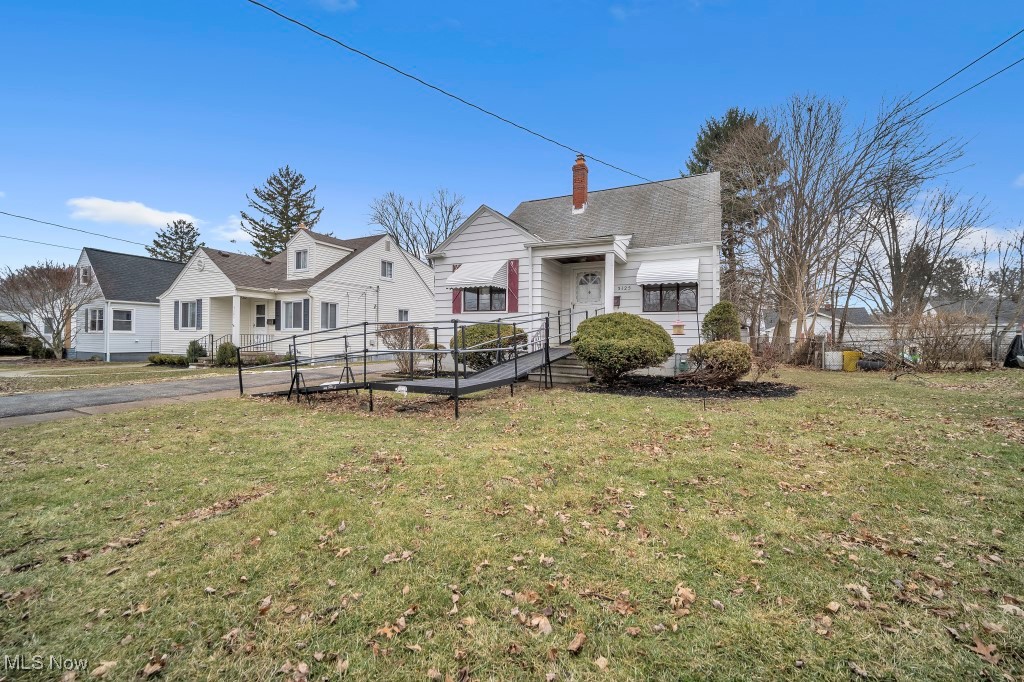 5125 Lucydale Avenue, North Olmsted, Ohio image 1