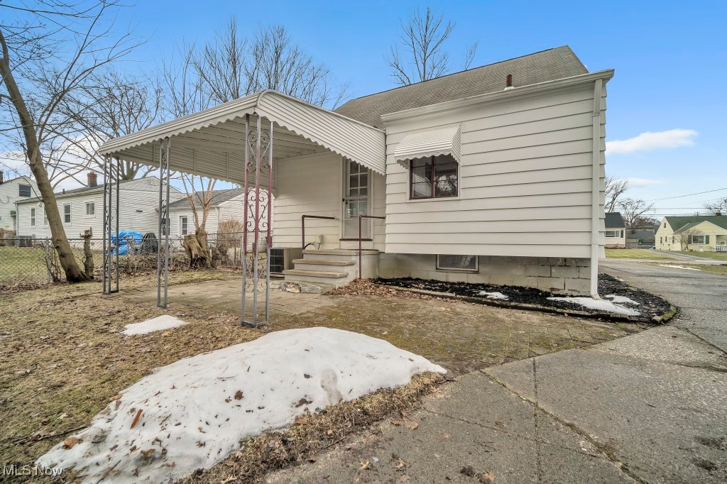 5125 Lucydale Avenue, North Olmsted, Ohio image 5