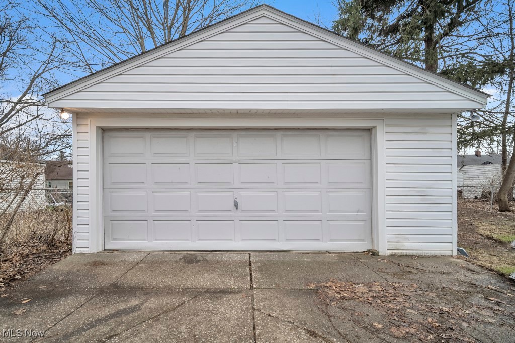 5125 Lucydale Avenue, North Olmsted, Ohio image 4