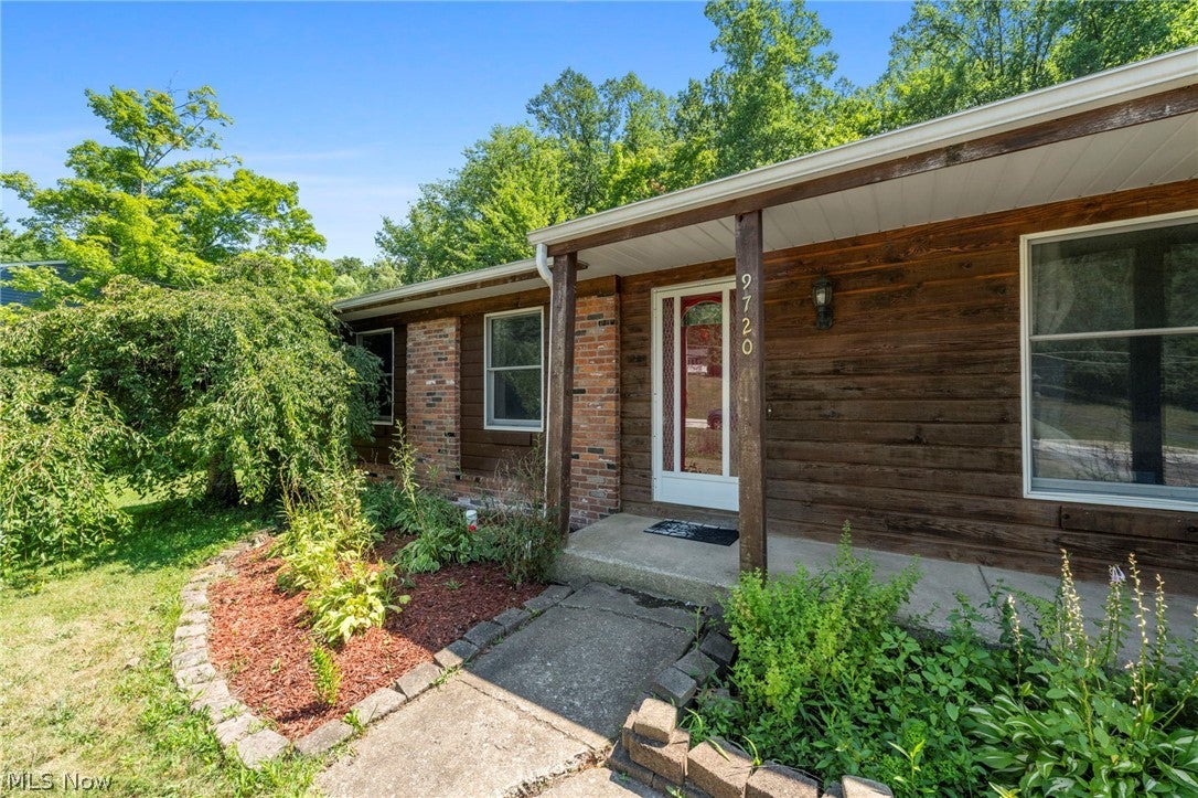 9720 Fox Hill Trail