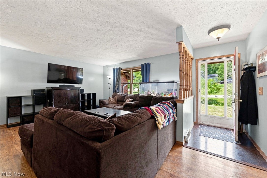 9720 Fox Hill Trail