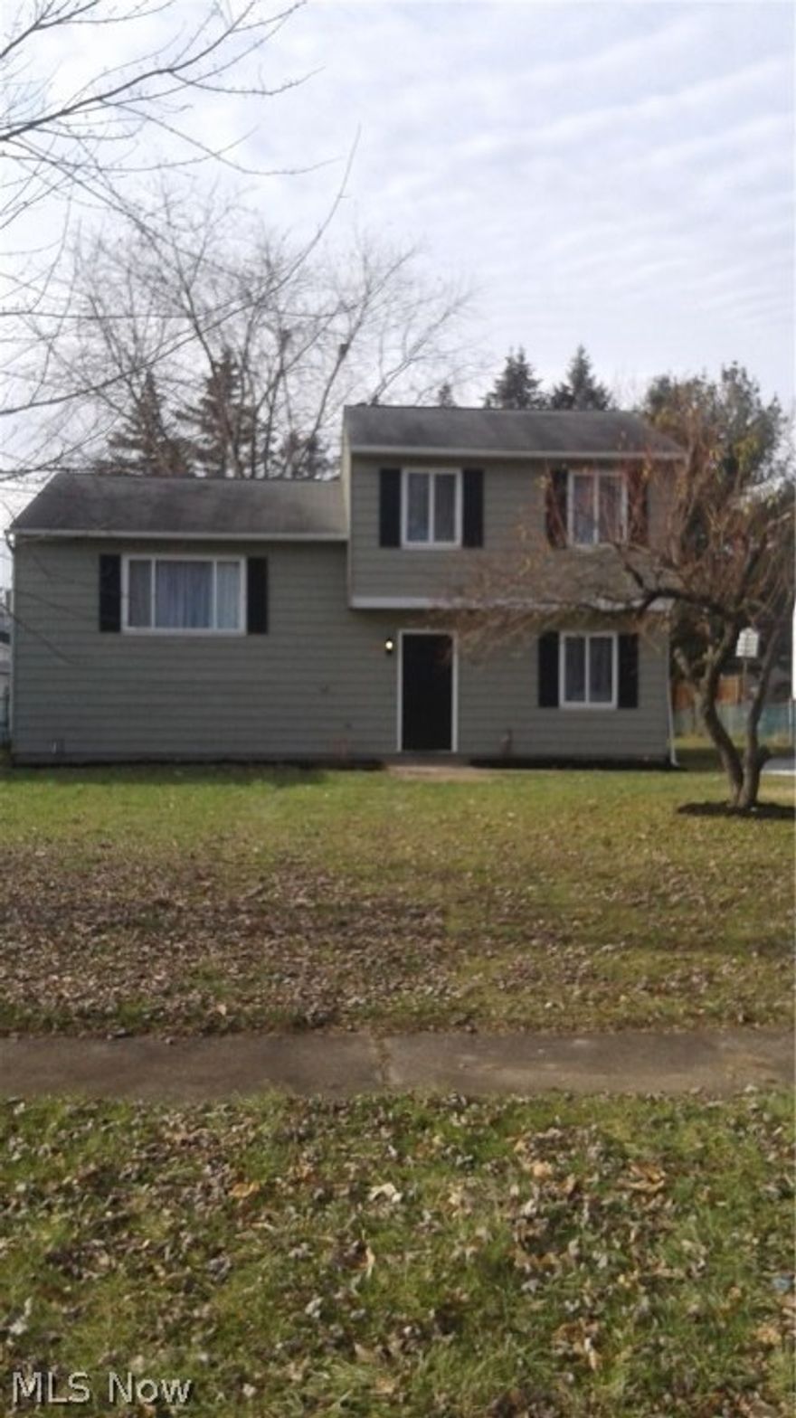 Don't miss out on this newly remodeled move in ready split level home located in Windham.  Updates include new carpet in living room and all bedrooms,  new vinyl flooring in kitchen& dining room. New vinyl tile in foyer and family room. The entire interior has been painted with an eye pleasing color. The plumbing and electric have been updated. 

The exterior of the house has been newly painted with fresh landscape and a new gravel driveway.

This property is agent owned.