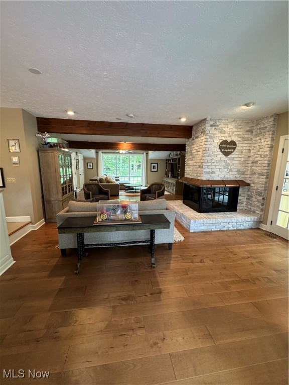 Chesterland, Ohio 44026, United States, 4 Bedrooms Bedrooms, ,3 BathroomsBathrooms,Residential,Active,195244