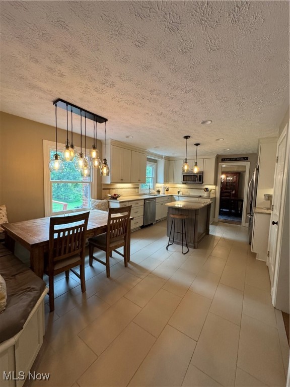 Chesterland, Ohio 44026, United States, 4 Bedrooms Bedrooms, ,3 BathroomsBathrooms,Residential,Active,195244