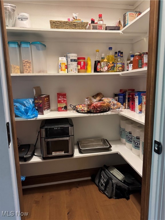 Chesterland, Ohio 44026, United States, 4 Bedrooms Bedrooms, ,3 BathroomsBathrooms,Residential,Active,195244