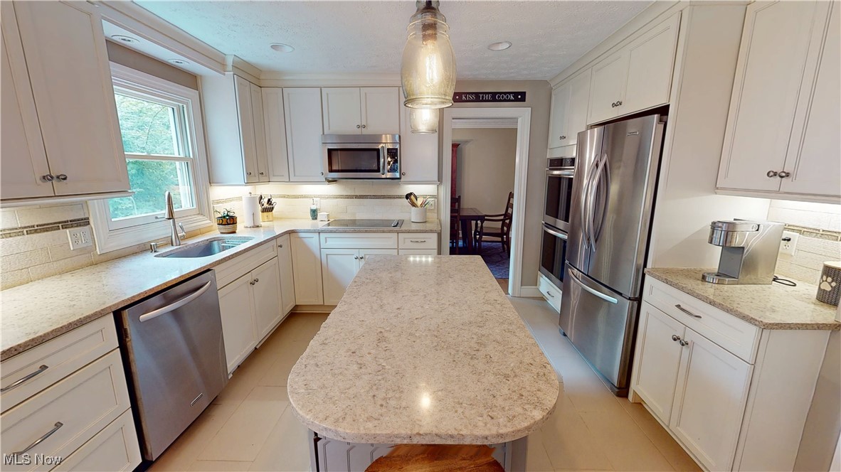 Chesterland, Ohio 44026, United States, 4 Bedrooms Bedrooms, ,3 BathroomsBathrooms,Residential,Active,195244