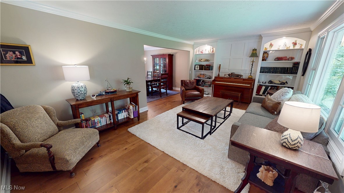 Chesterland, Ohio 44026, United States, 4 Bedrooms Bedrooms, ,3 BathroomsBathrooms,Residential,Active,195244