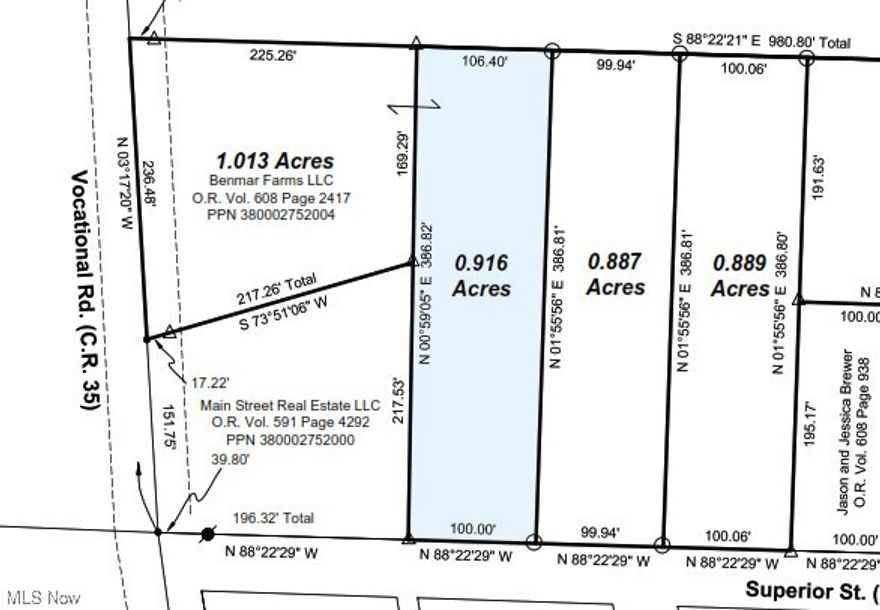 This 0.9 acre parcel is ready for your new home. Convenient to I-77 and an easy commute to Cambridge. Enjoy living outside the city in this small community.