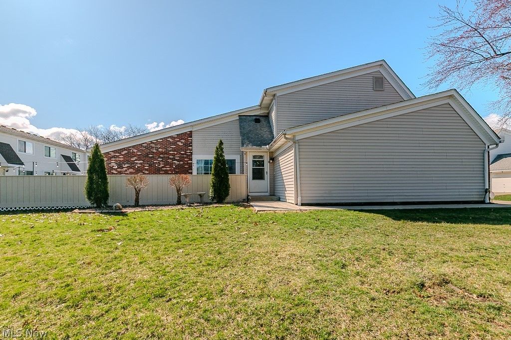 Photo of 5485 Wildwood Court #D, Willoughby, OH 44094 (MLS # 5192574)