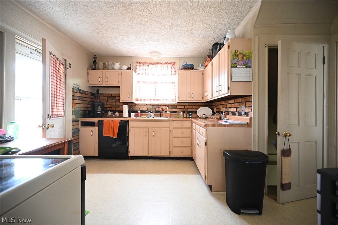 J M Bergolds 01 Add/Redurban - Residential