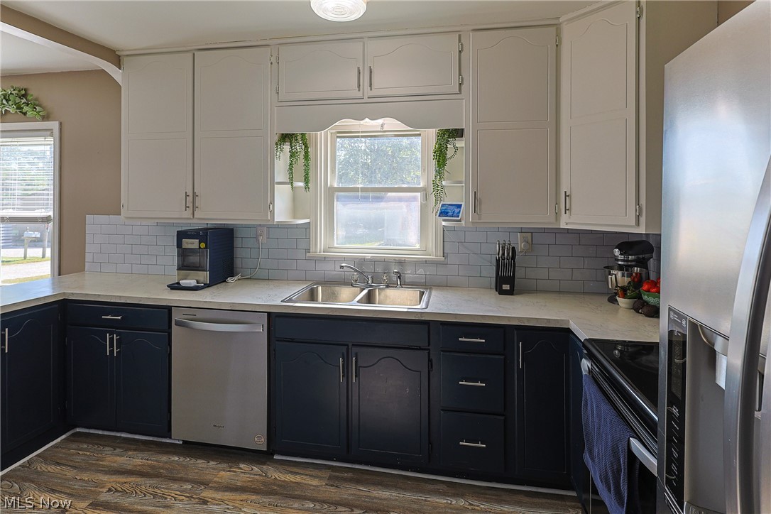 Avalon On Bay - Residential