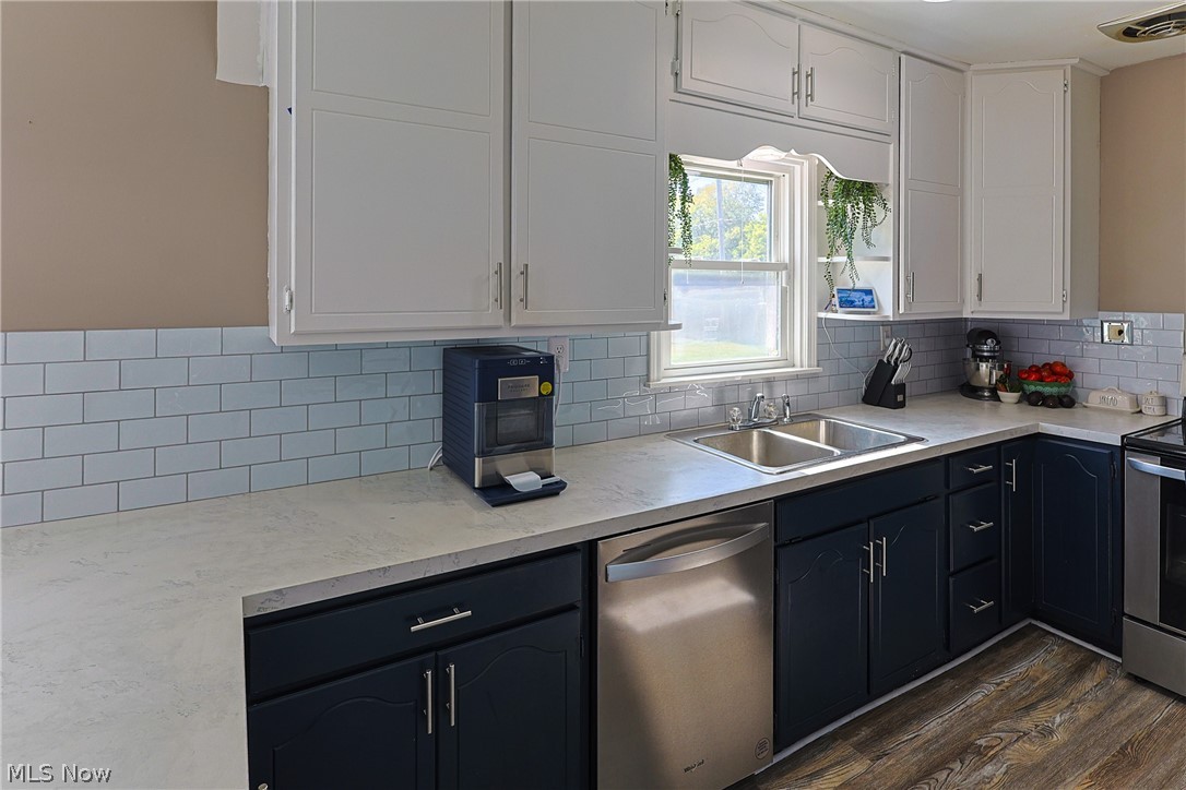 Avalon On Bay - Residential