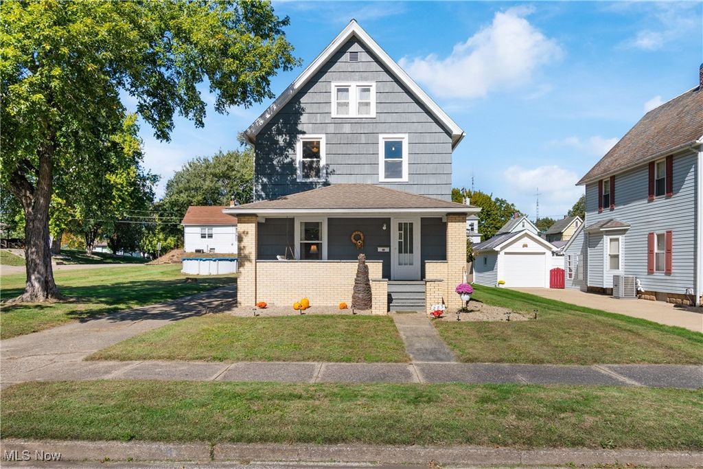 Photo of 283 Main Street SW, Brewster, OH 44613 (MLS # 5164539)