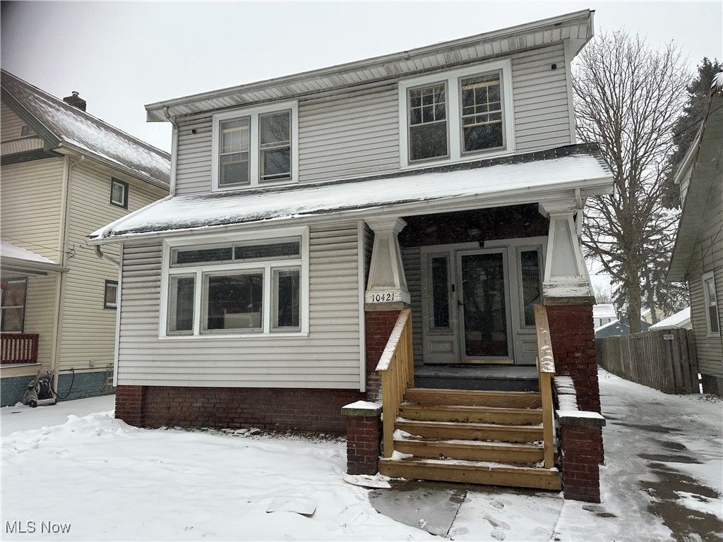 Photo of 10421 Linnet Avenue, Cleveland, OH 44111 (MLS # 5177293)