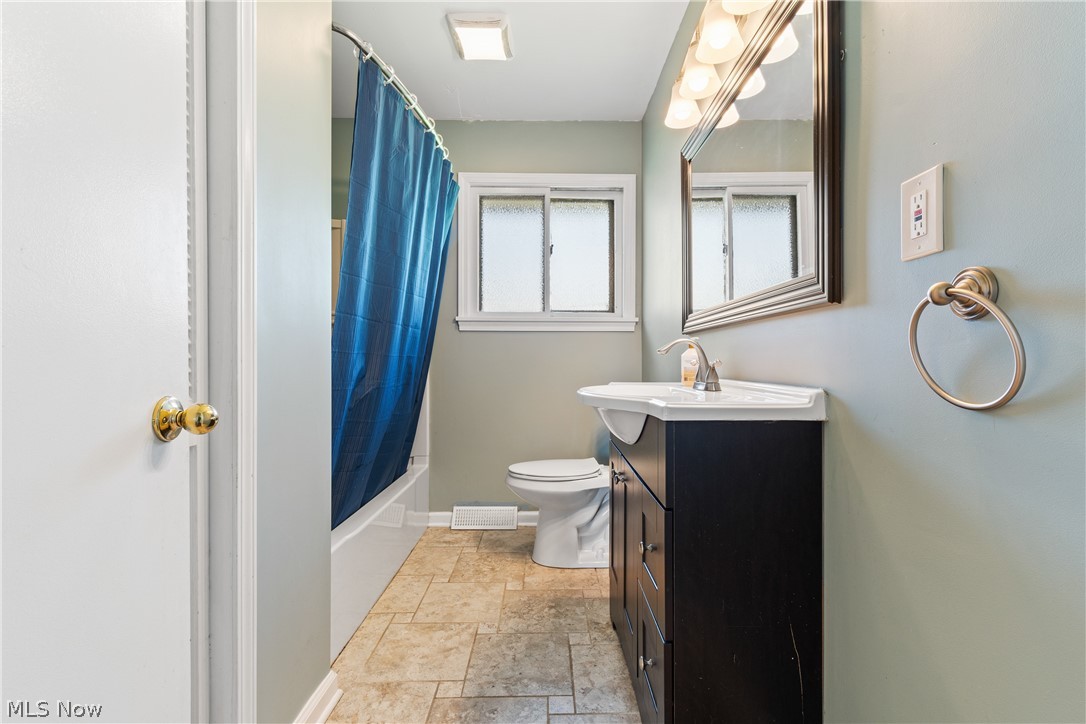 J & R Bldg Co - Residential