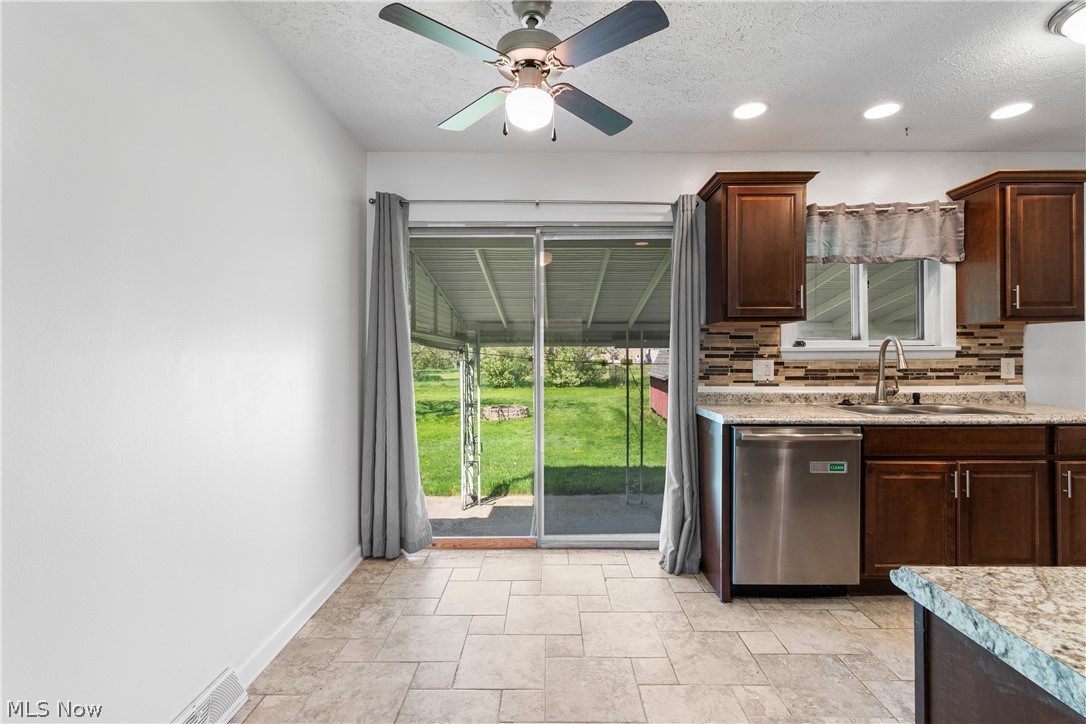 J & R Bldg Co - Residential