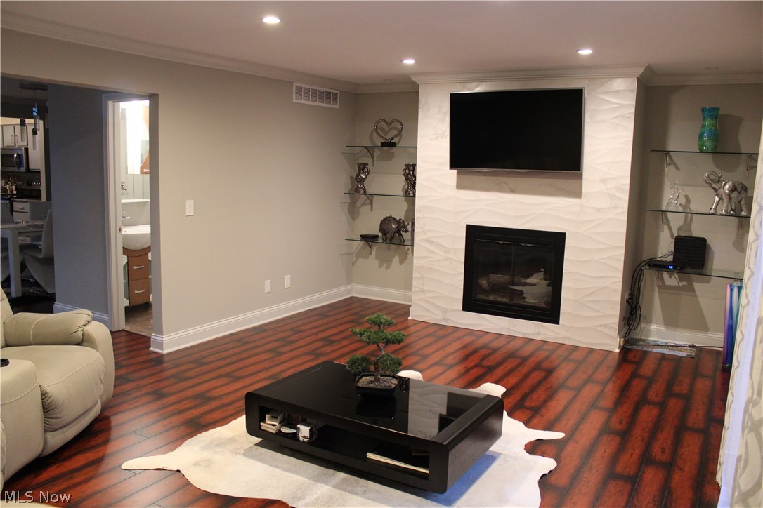 Compass Point Condo - Residential