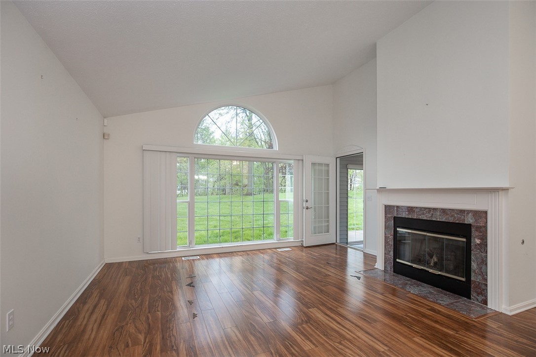 390 Vista Lane