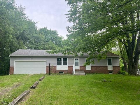 Homes For Sale - 2761 Byron Drive<br/> Summit County, North Canton, OH 44720