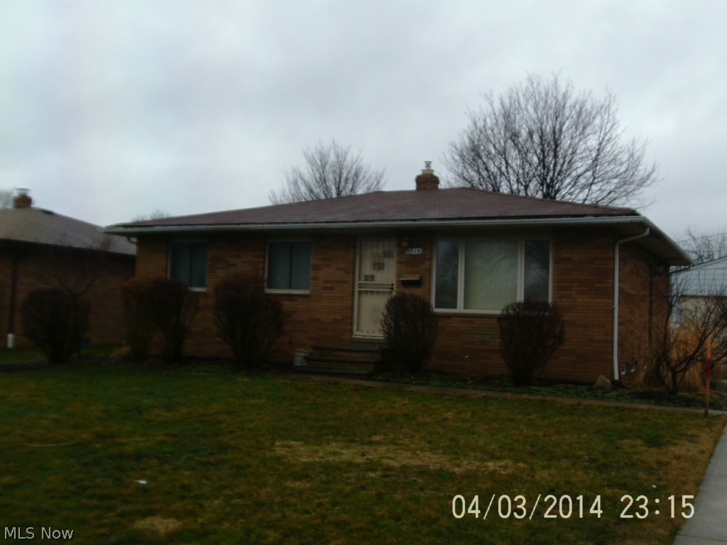 3 bedroom brick ranch, great starter home, appears to have a newer furnace a must see to appreciate. Easy to show